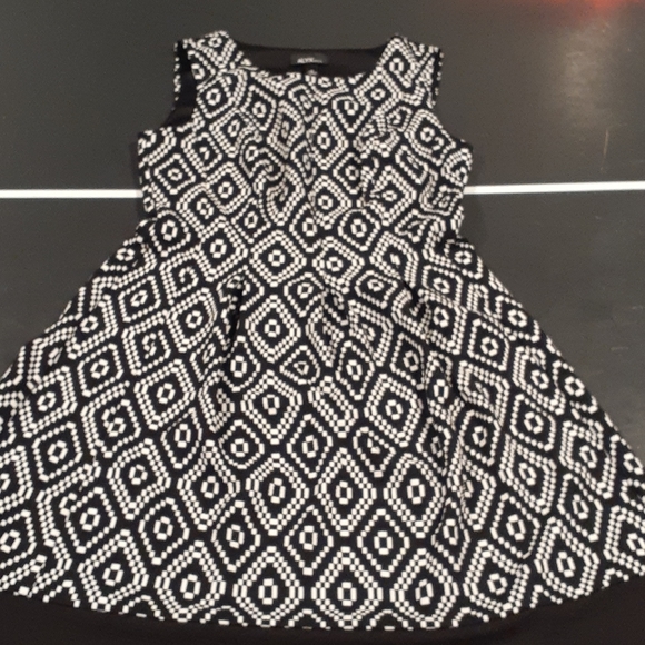 Alyx Dresses & Skirts - 🤑🤑Sleeveless Casual Dress  Size 8 Alyx